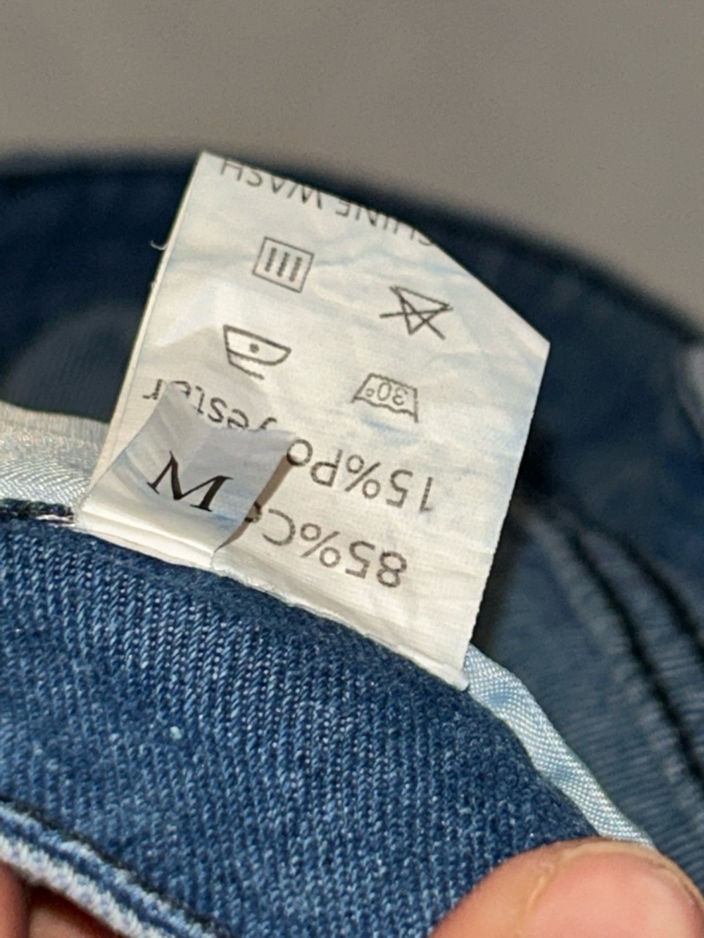 Women’s Blue Floral Appliqué Jeans - Picture 4 of 9
